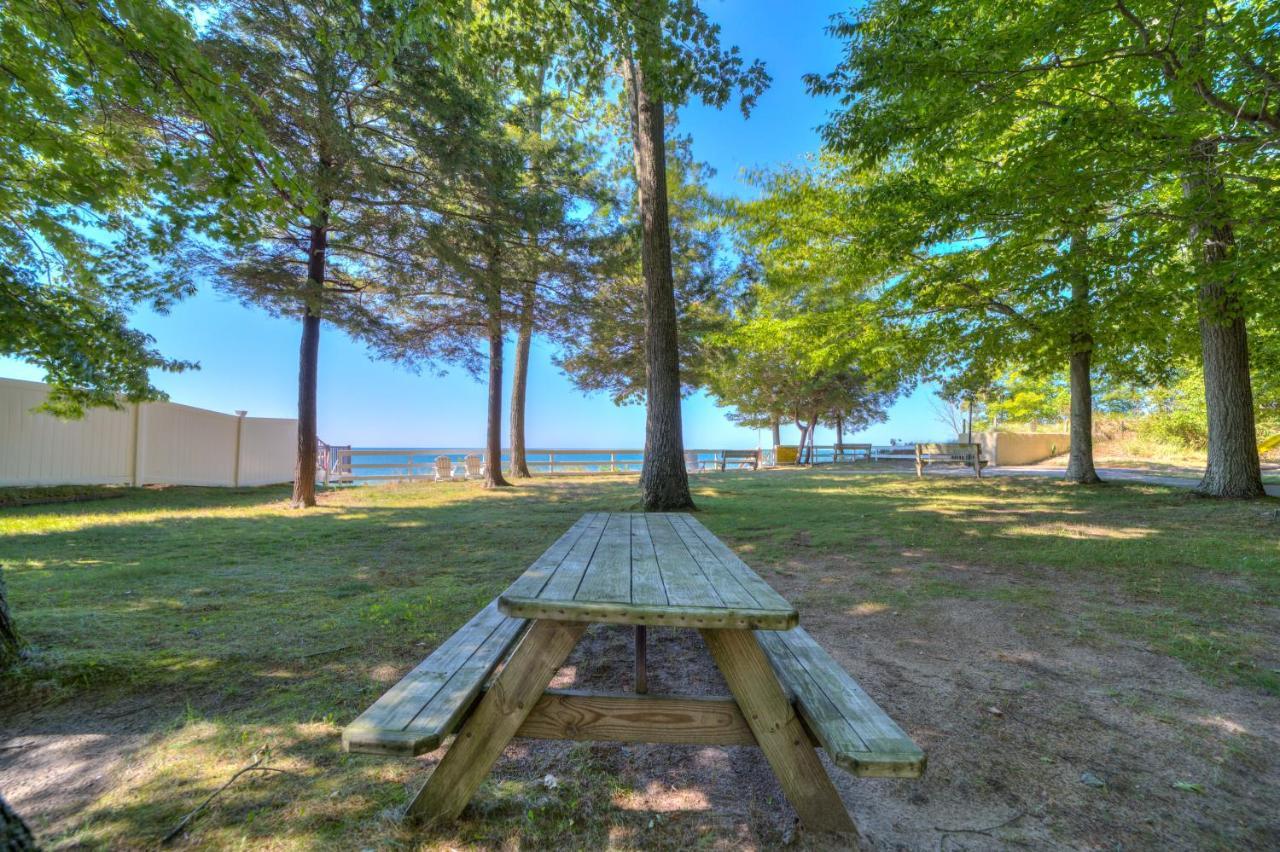 Scenic Drive Resort Muskegon Extérieur photo